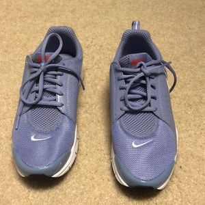 Nike 8.5 sneakers